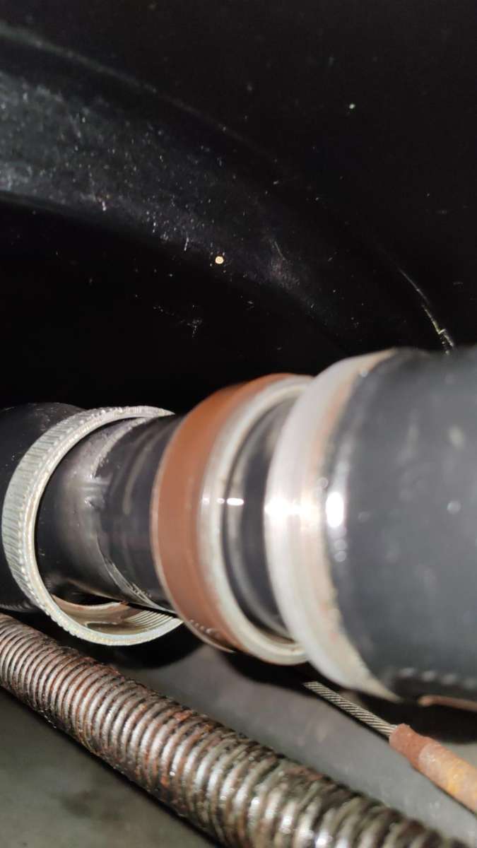 Attached picture Leaking Drive Shaft 4.jpg